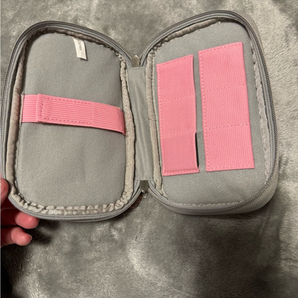 Disney Princess Pink and White Nintendo Storage Case - Picture 3 of 4